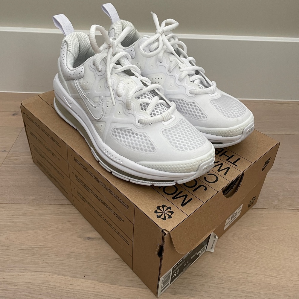 NEW Nike Air Max Genome - Triple White - Size 4.5 Youth/Size 6 Men/Size 7 Women